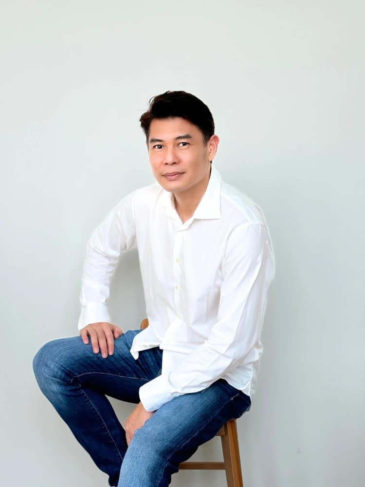 MOMEN Strategic Director